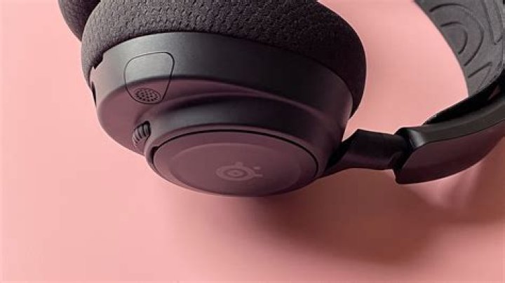 Arctis 7 Steel Series headphones balance sound