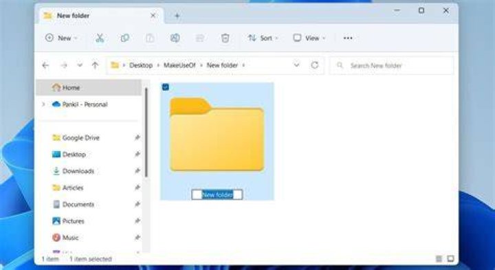 How do I create a new folder using a keyboard shortcut?
