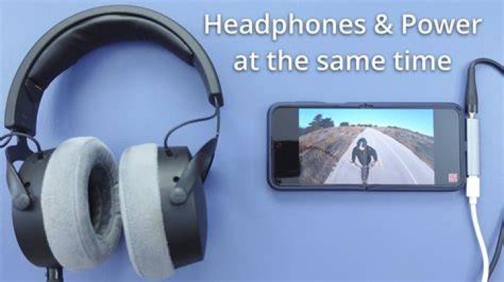 How to get headphones and speakers working at the same time?