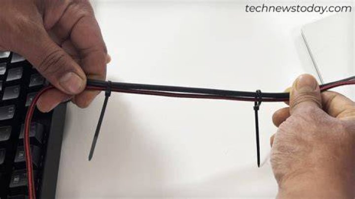 How to organize laptop mouse cable?