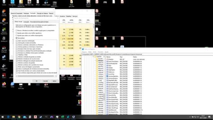 Unable to Find Cause of Transparent Box with Border on Deskop