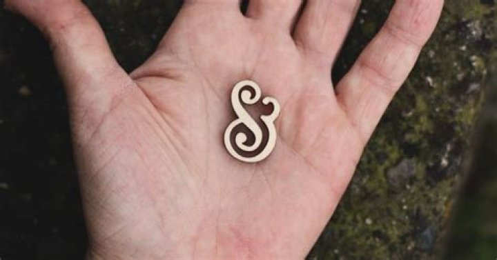 using an ampersand in the key name or the default value seems to work