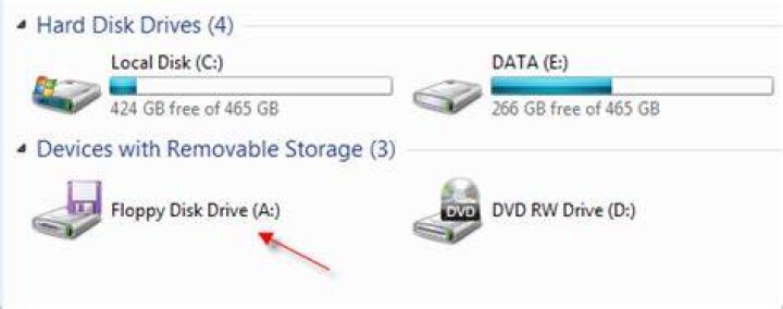 Why would Windows 7 suddenly show it has a floppy drive that it doesn't have?