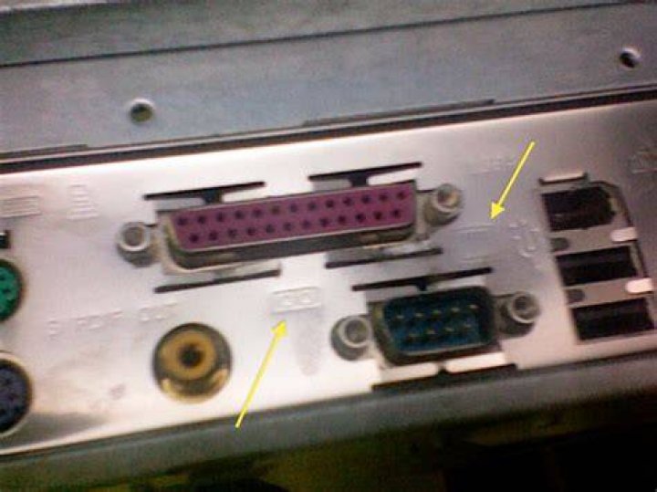 Will a VGA monitor work if connected to 9-pin serial port?